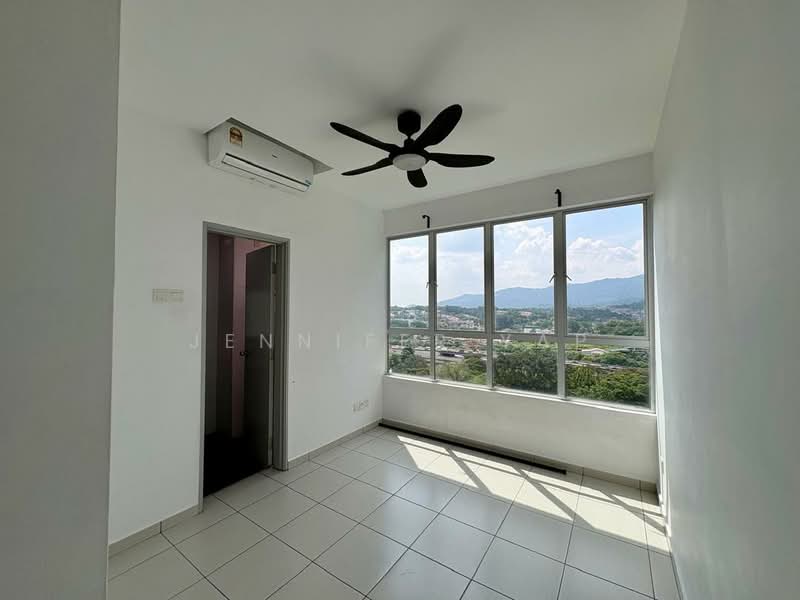Apartment for Sale at The Zizz @ Damansara North - Jennifer Yap - Ensuite master bedroom - PropertyGuru.com.my