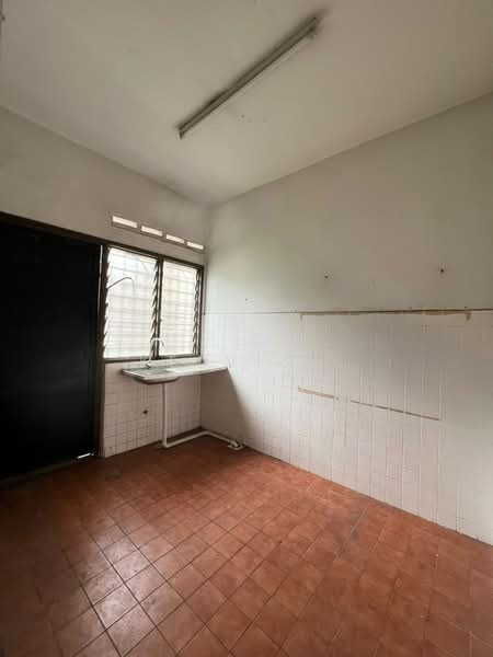 2-storey Terraced House for Sale in Bukit Sentosa (Rawang) - Kelvin . - Kitchen - PropertyGuru.com.my