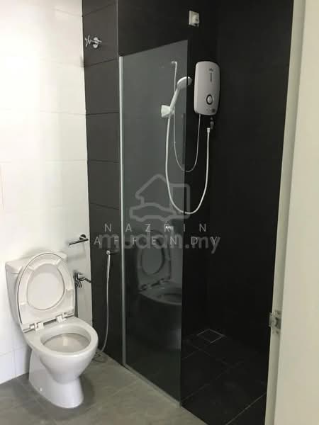 Servis Apartment untuk Disewa di Paramount Utropolis - Nazrin Affendy - Bathroom - PropertyGuru.com.my