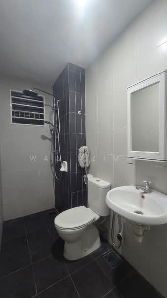 Rumah Teres untuk Disewa di Aman Putri (Sungai Buloh) - Wan Azima - Bathroom - PropertyGuru.com.my