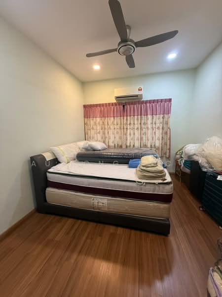 Rumah Teres 2 Tingkat untuk Dijual di Taman Pelangi (Johor Bahru) - Au Yong Lucy - Bedroom - PropertyGuru.com.my
