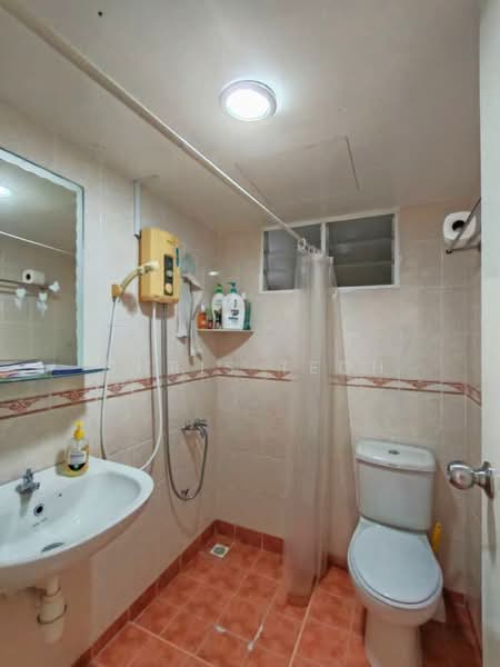 Kondominium untuk Dijual di Greenlane Park - Chris Teoh - Bathroom - PropertyGuru.com.my