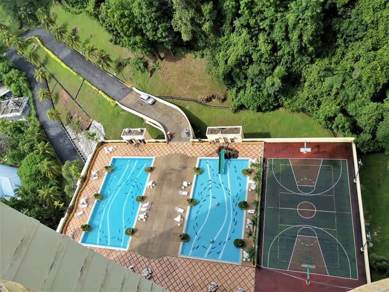 Kondominium untuk Dijual di Greenlane Park - Chris Teoh - Pool - PropertyGuru.com.my