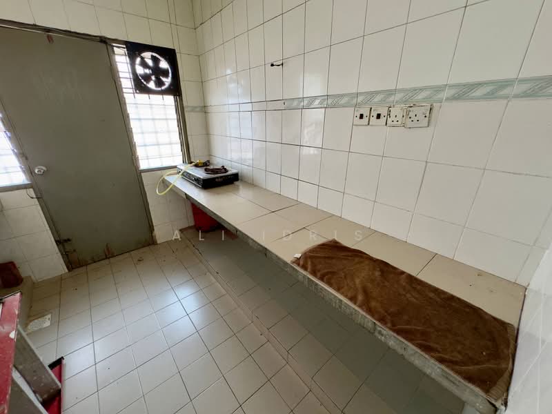 Rumah Teres 1 Tingkat untuk Dijual di Taman Taynton View (Cheras) - Ali Idris - Kitchen - PropertyGuru.com.my