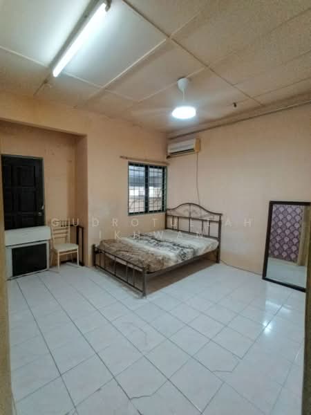 Rumah Teres 2 Tingkat untuk Dijual di Ulu Kelang (Kuala Lumpur) - Gudrotullah Ikhwan - Bedroom - PropertyGuru.com.my