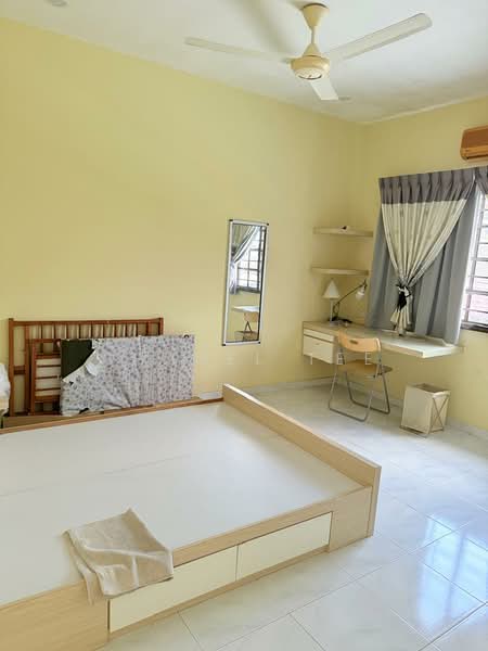 Rumah Berkembar untuk Dijual di Taman Sri Kluang (Kluang) - Shanel Tee - Bedroom - PropertyGuru.com.my