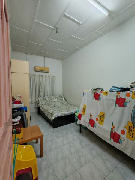 Rumah Berkembar untuk Dijual di Taman Sri Kluang (Kluang) - Shanel Tee - Bedroom - PropertyGuru.com.my