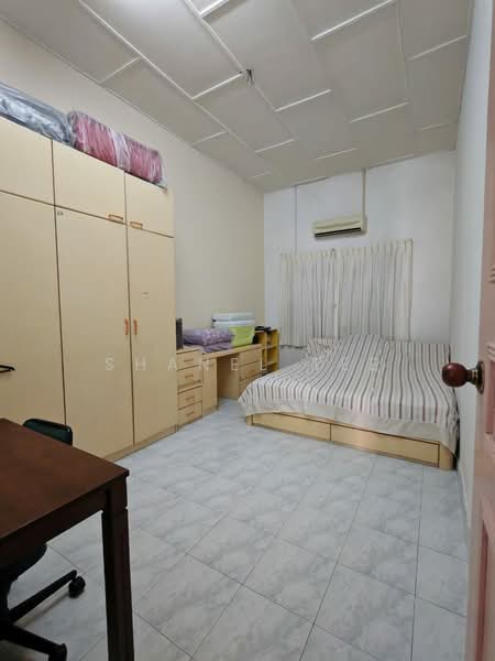 Rumah Berkembar untuk Dijual di Taman Sri Kluang (Kluang) - Shanel Tee - Bedroom - PropertyGuru.com.my
