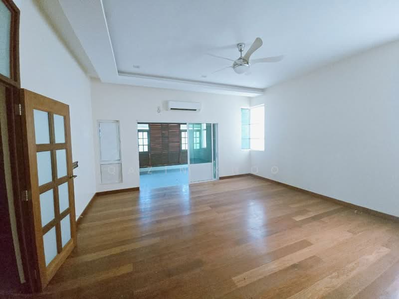 Rumah Berkembar untuk Dijual di Taman Chandan Putri (Kuala Kangsar) - Qazin Khoo - Living Room - PropertyGuru.com.my
