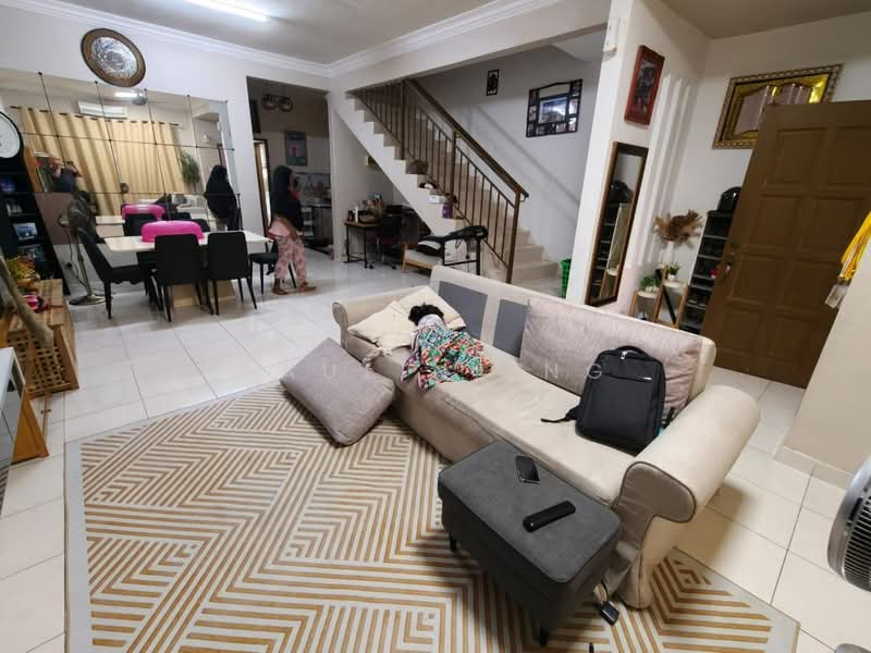2-storey Terraced House for Sale in Taman Seri Austin (Tebrau) - Pauline Ng - Living Room - PropertyGuru.com.my
