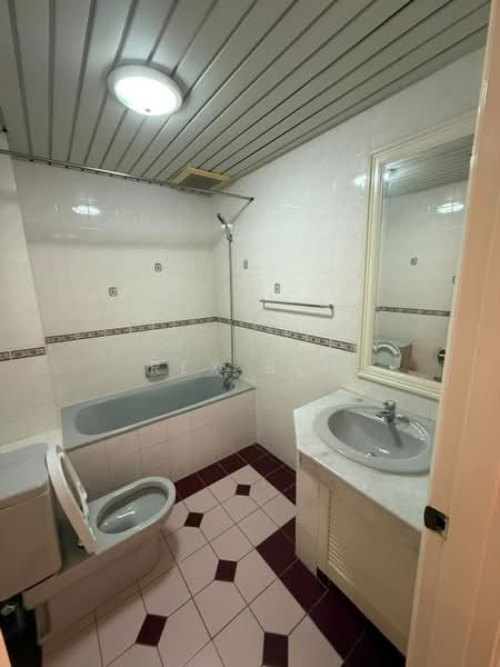 Kondominium untuk Disewa di Regal Villa - Rex Beh - Bathroom - PropertyGuru.com.my