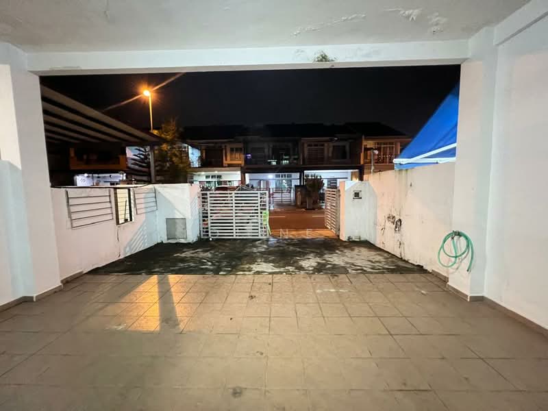 2-storey Terraced House for Rent in Taman Nusa Sentral (Iskandar Puteri (Nusajaya)) - Caroline Lai - car porch - PropertyGuru.com.my