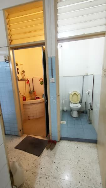Rumah Teres 2 Tingkat untuk Dijual di Pulau Tikus (Penang) - Chris Teoh - Bathroom - PropertyGuru.com.my