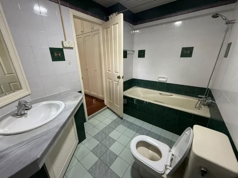 Kondominium untuk Disewa di Regal Villa - Rex Beh - Bathroom - PropertyGuru.com.my