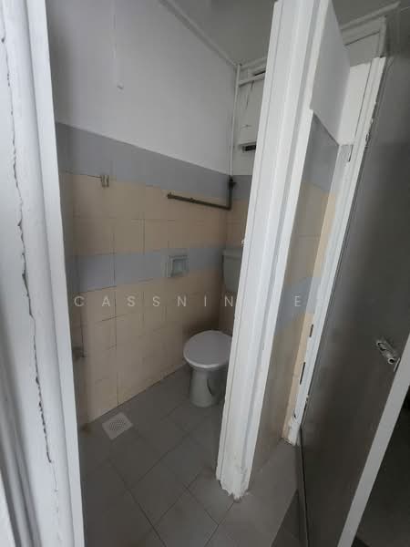 Shop / Office for Rent in Usj 10 (Subang Jaya) - Cassnin Lee - Bathroom - PropertyGuru.com.my