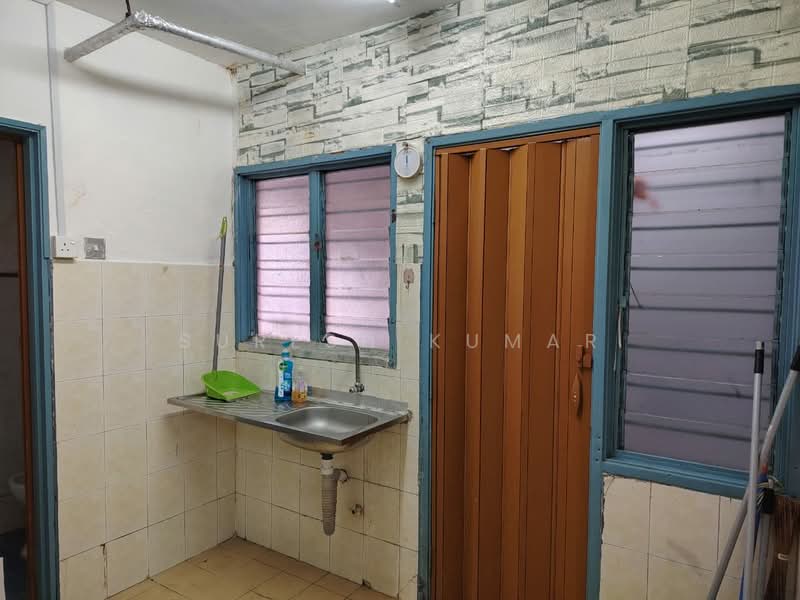Apartment for Sale at Anggerik Apartment - Suresh Kumar - Kitchen - PropertyGuru.com.my