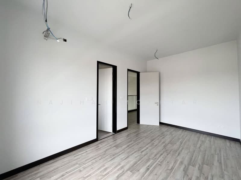 Semi-Detached House for Sale in Shah Alam (Selangor) - Najihah Mokhtar - PropertyGuru.com.my