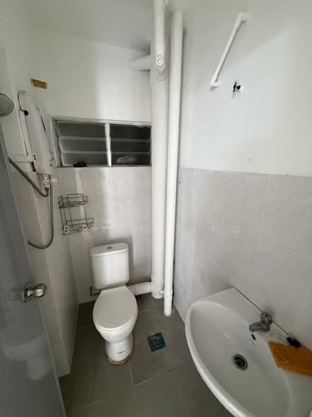 Pangsapuri untuk Dijual di Taman Kristal - Bryan Teng - Bathroom - PropertyGuru.com.my