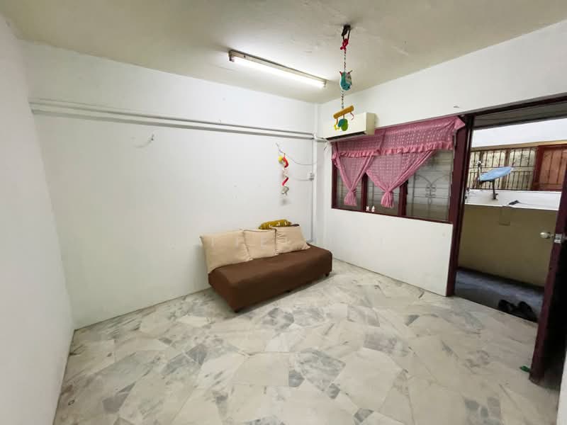 Rumah Flat untuk Disewa di Taman Connaught Flat (Low Rise) - Eiffel Lai - Living Room - PropertyGuru.com.my