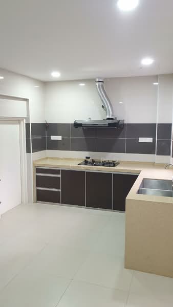 Pangsapuri untuk Disewa di Bangunan Anson (Anson Apartment) - Edward Lee - Kitchen - PropertyGuru.com.my
