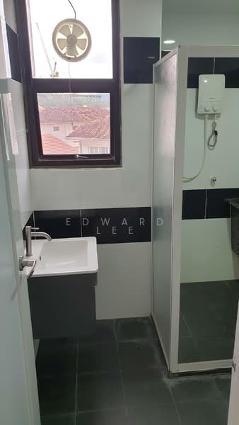 Pangsapuri untuk Disewa di Bangunan Anson (Anson Apartment) - Edward Lee - Bathroom - PropertyGuru.com.my