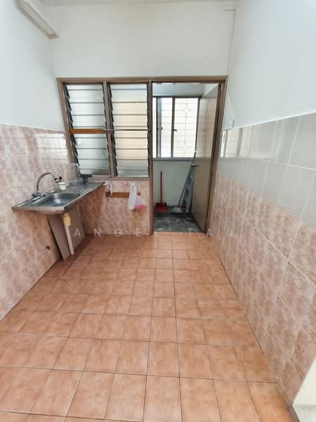 Pangsapuri untuk Disewa di Pangsapuri Saraka - Angel Tan - Kitchen - PropertyGuru.com.my