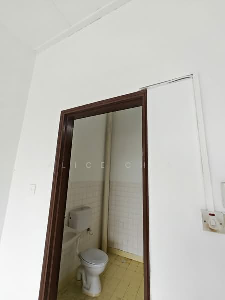 Rumah Teres 1 Tingkat untuk Dijual di Taman Perling (Perling) - Alice Chia - Bathroom - PropertyGuru.com.my