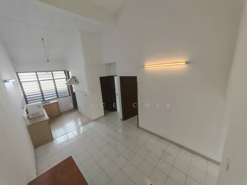 Rumah Teres 1 Tingkat untuk Dijual di Taman Perling (Perling) - Alice Chia - Kitchen - PropertyGuru.com.my