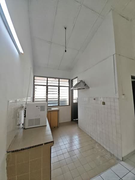 Rumah Teres 1 Tingkat untuk Dijual di Taman Perling (Perling) - Alice Chia - Kitchen - PropertyGuru.com.my