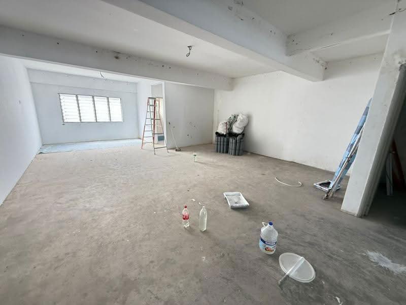 Shop / Office for Sale in Taman Merdeka (Batu Berendam) - Yeong . - Interior - PropertyGuru.com.my