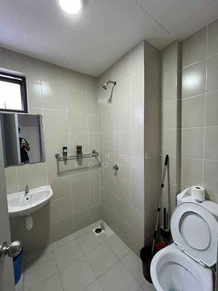 Pangsapuri untuk Dijual di Suria Ixora - Michael Foong - Bathroom - PropertyGuru.com.my