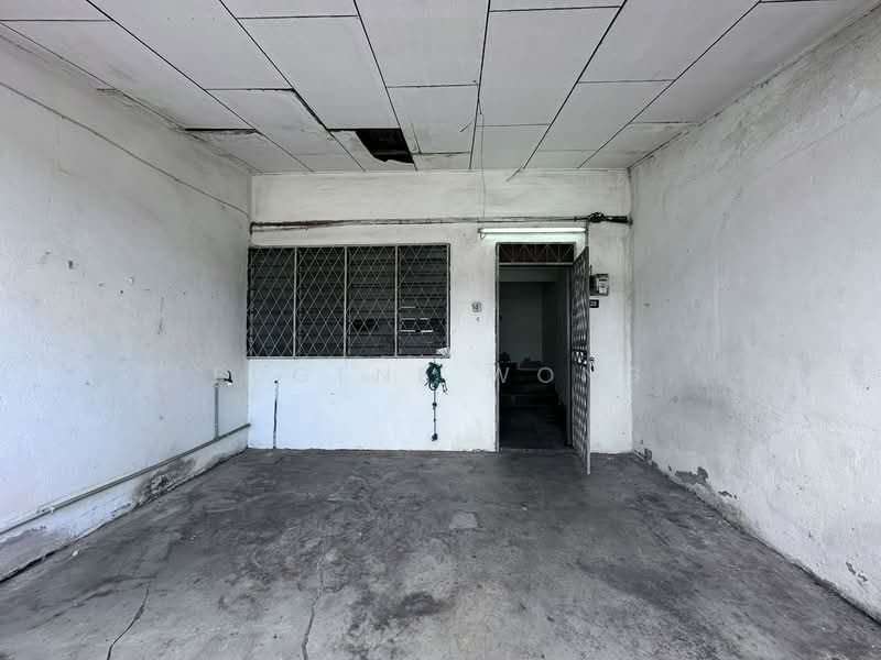Rumah Teres 2 Tingkat untuk Dijual di Taman Universiti Indah (Seri Kembangan) - Eugene Wong - Entrance - PropertyGuru.com.my