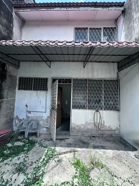 Rumah Teres 2 Tingkat untuk Dijual di Taman Universiti Indah (Seri Kembangan) - Eugene Wong - Exterior - PropertyGuru.com.my