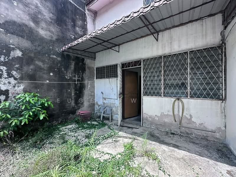 Rumah Teres 2 Tingkat untuk Dijual di Taman Universiti Indah (Seri Kembangan) - Eugene Wong - Exterior - PropertyGuru.com.my