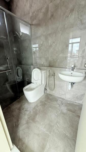 Semi-Detached House for Sale in Bandar Botani Parkland (Jasin) - Celine Chen - Bathroom - PropertyGuru.com.my
