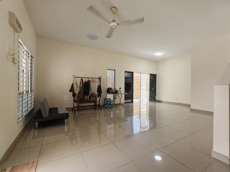 3-storey Terraced House for Sale in Taman Vista Hill (Cheras) - Denver Sin - Living Room - PropertyGuru.com.my