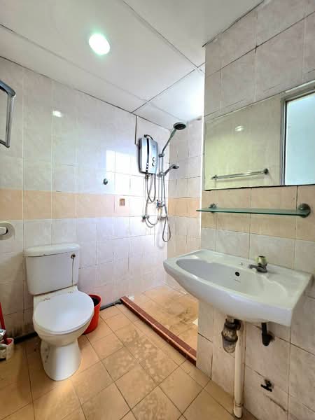 Pangsapuri untuk Dijual di Crystal Tower - Luqman Ramli - Bathroom - PropertyGuru.com.my
