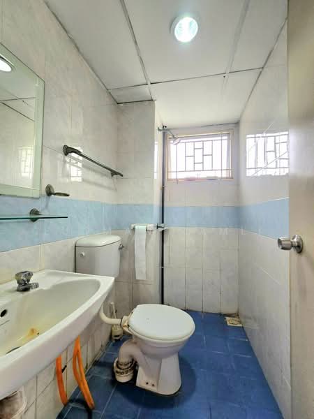 Pangsapuri untuk Dijual di Crystal Tower - Luqman Ramli - Bathroom - PropertyGuru.com.my