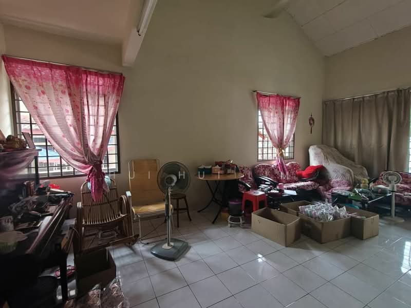 Rumah Berkembar untuk Dijual di Taman Megah Ria (Masai) - Hui Hui Lim - Living Room - PropertyGuru.com.my