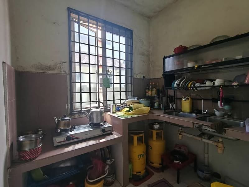 Rumah Berkembar untuk Dijual di Taman Megah Ria (Masai) - Hui Hui Lim - Kitchen - PropertyGuru.com.my