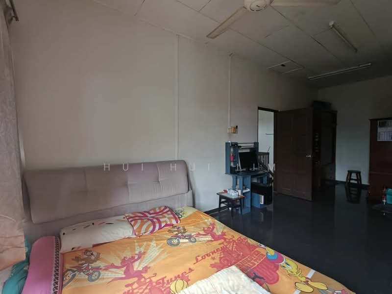 Rumah Berkembar untuk Dijual di Taman Megah Ria (Masai) - Hui Hui Lim - Bedroom - PropertyGuru.com.my
