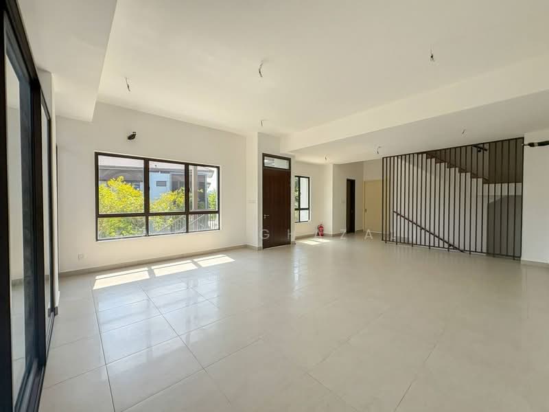 Rumah Teres untuk Dijual di Cyberjaya (Selangor) - Kamil Ghazali - Living Room - PropertyGuru.com.my