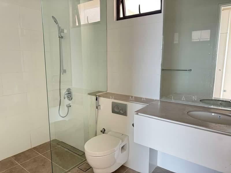 Service Residence for Sale at Senada Residence @ KLGCC Resort - Ruth Chin May Lan - Bathroom - PropertyGuru.com.my