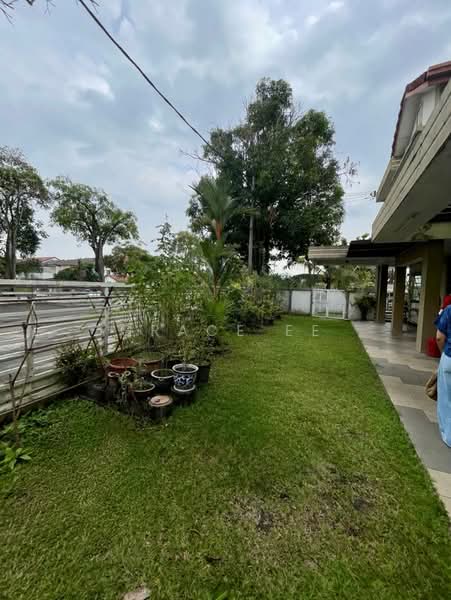 2-storey Terraced House for Sale in Usj 20 (Subang Jaya) - Grace Ee - Exterior Garden - PropertyGuru.com.my