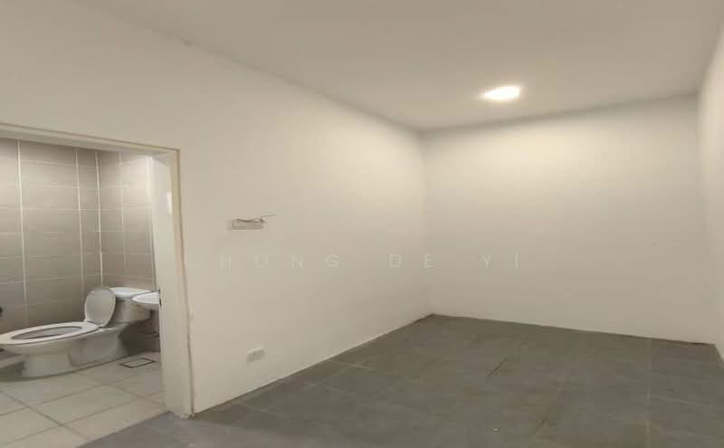 3-storey Terraced House for Rent in Lake Fields (Sungai Besi) - Chong De Yi - Bathroom - PropertyGuru.com.my