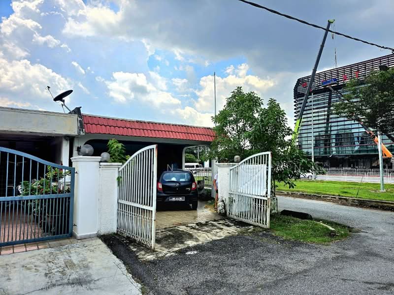Rumah Teres 1 Tingkat untuk Dijual di Seksyen 51a (Petaling Jaya) - Hazlin Miswan - Exterior - PropertyGuru.com.my