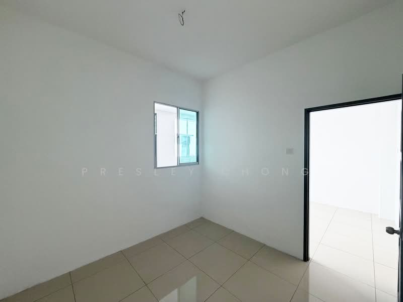 2-storey Terraced House for Sale in Taman Damai (Kampar) - Presley Chong - Bedroom 2 - PropertyGuru.com.my