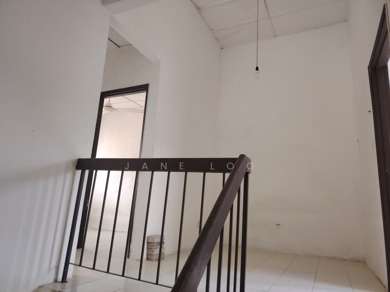Rumah Teres 2 Tingkat untuk Dijual di Taman Lestari Putra (Seri Kembangan) - Jane Loo - PropertyGuru.com.my