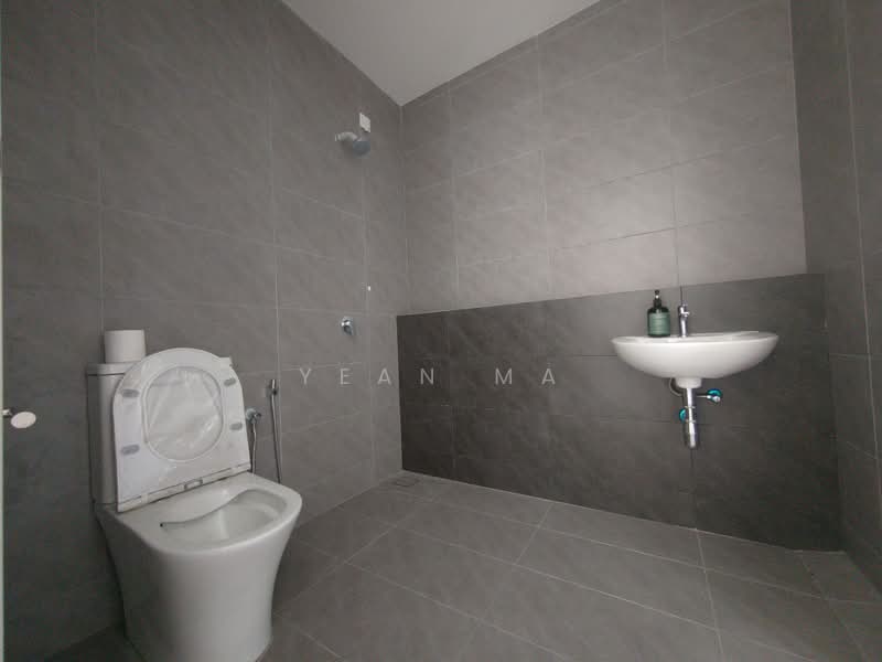 Semi-Detached House for Rent in Bandar Gamuda Gardens (Rawang) - Yean Ma - Bathroom - PropertyGuru.com.my