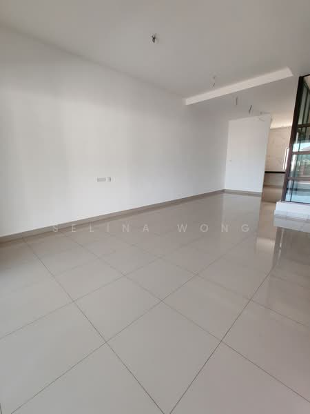 Rumah Teres 2 Tingkat untuk Dijual di Taman Lapangan Indah (Ipoh) - Selina Wong - Living Hall - PropertyGuru.com.my